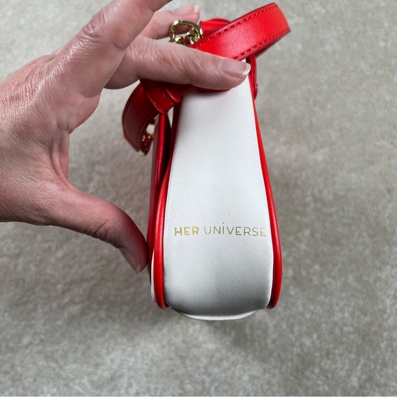 Hello Kitty Her Universe Purse Red Bow Gold Chain Apple‎ Pencil Interior - Picture 15 of 15